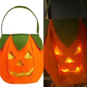 💖SOLD 💖NWT POTTERY BARN KIDS LIGHT UP TREAT BAG PUMPKIN